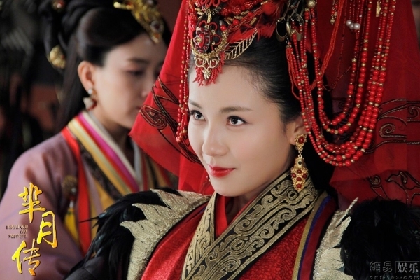 Mỹ nhân Hoa ngữ, người hạnh phúc kẻ u buồn trong trang phục tân nương
