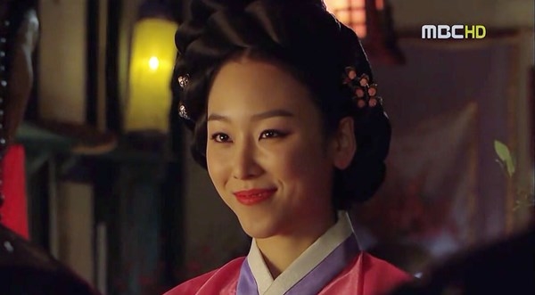 Ngoài Jun Ji Hyun, đây là mỹ nhân khiến khán giả Hàn 'phát sốt' năm 2016