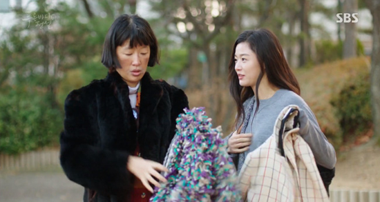 Dân mạng rủ nhau sang Hàn làm ăn xin vì muốn 'nhặt' được đồ hiệu như Jun Ji Hyun