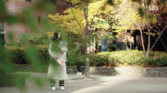 Dân mạng rủ nhau sang Hàn làm ăn xin vì muốn 'nhặt' được đồ hiệu như Jun Ji Hyun