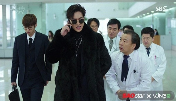 Những dấu hiệu tương tư đáng yêu của Lee Min Ho trong 'Huyền thoại biển xanh'