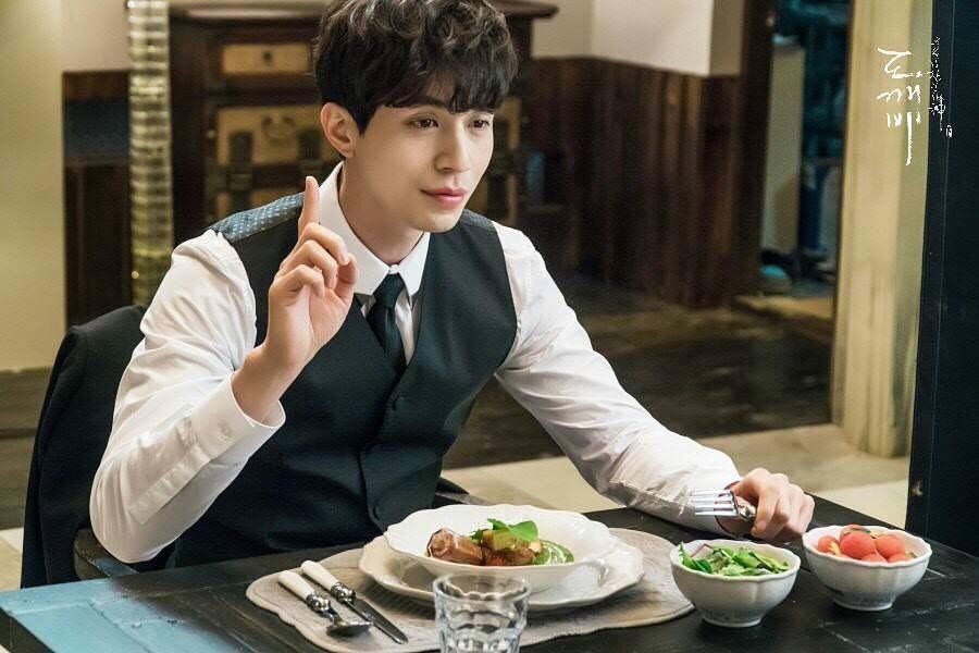 Những khoảnh khắc siêu đáng yêu của 'yêu tinh' Gong Yoo và 'thần chết' Lee Dong Wook