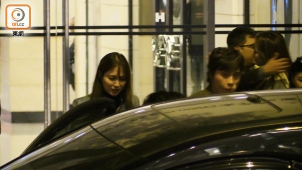 lee min jung: co vo giau duc hy sinh hay vo cung ngoc nghech cua showbiz han? - 7
