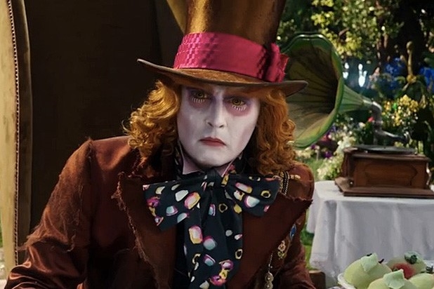 Johnny Depp tiếp tục là diễn viên kém sinh lời nhất năm