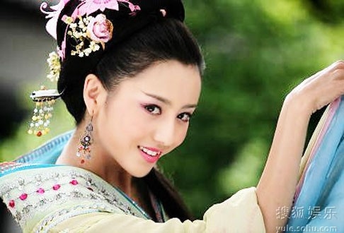 Những bà hoàng cổ trang quyền lực nhất màn ảnh Hoa - Hàn