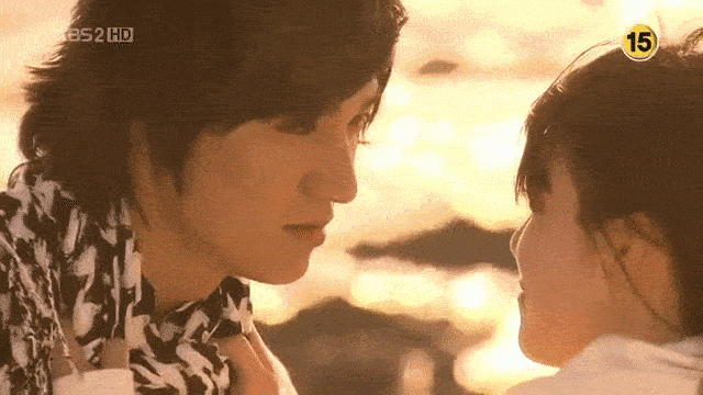 7 nụ hôn 'đốt cháy màn ảnh' của Lee Min Ho