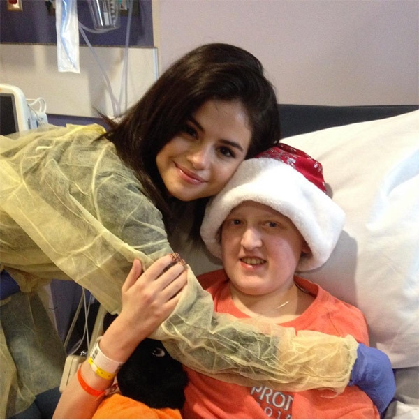 Nghĩa cử cao đẹp của Selena Gomez được phụ huynh hết lời khen ngợi