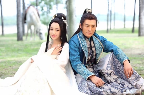 Ngắm nhan sắc mỹ nhân đang khiến Angela Baby phải dè chừng