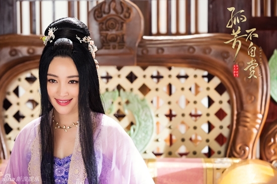Ngắm nhan sắc mỹ nhân đang khiến Angela Baby phải dè chừng