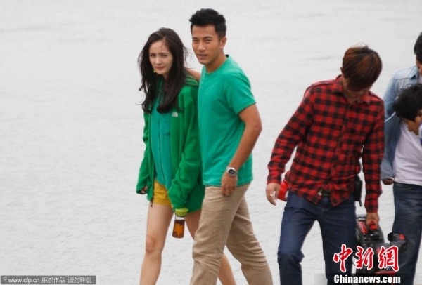3 năm ngày cưới Lưu Khải Uy một mình chăm con, Dương Mịch lại xa nhà