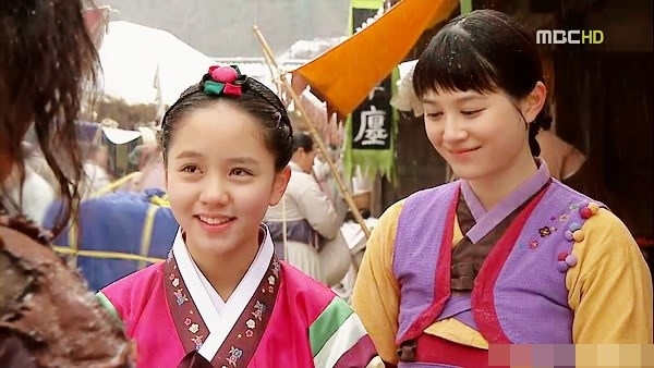 Kim So Hyun ra dáng 'nữ thần cổ trang' từ thời bé tí