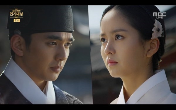 Kim So Hyun ra dáng 'nữ thần cổ trang' từ thời bé tí