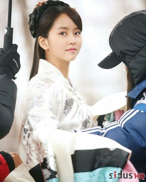 Kim So Hyun ra dáng 'nữ thần cổ trang' từ thời bé tí