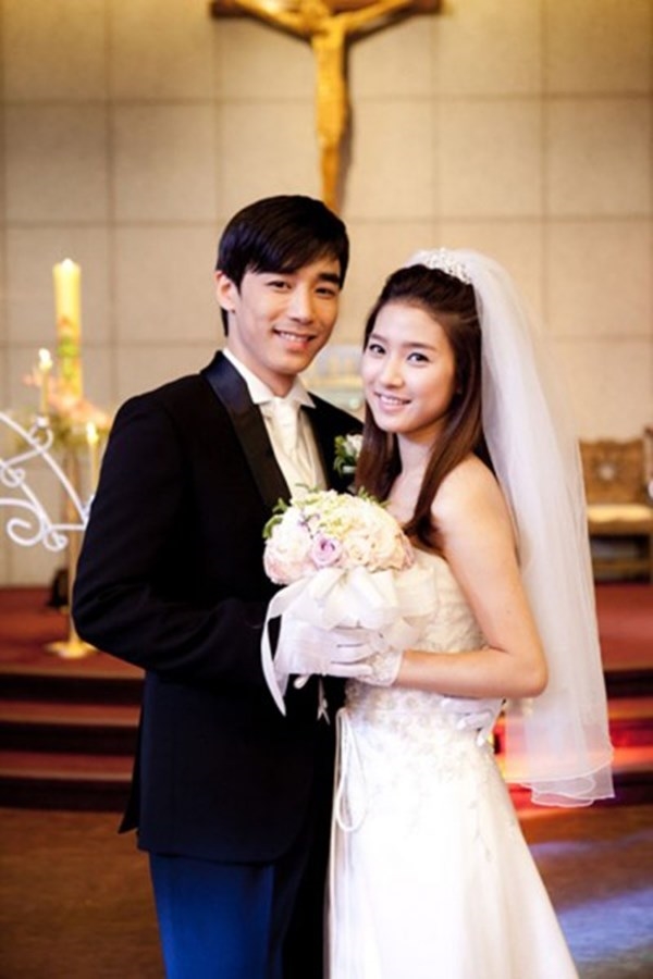 Những tạo hình cô dâu xinh đẹp của nàng 'cháo' Kim So Eun