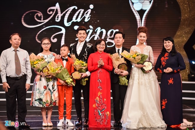 Nhận 4 giải Mai Vàng, Trường Giang nói lời yêu Nhã Phương