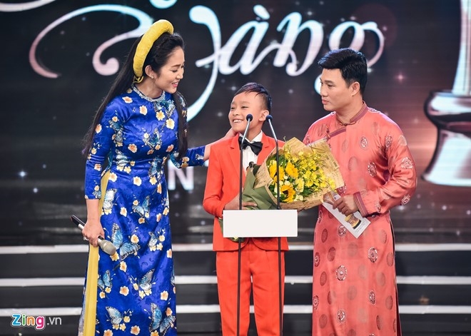 Nhận 4 giải Mai Vàng, Trường Giang nói lời yêu Nhã Phương