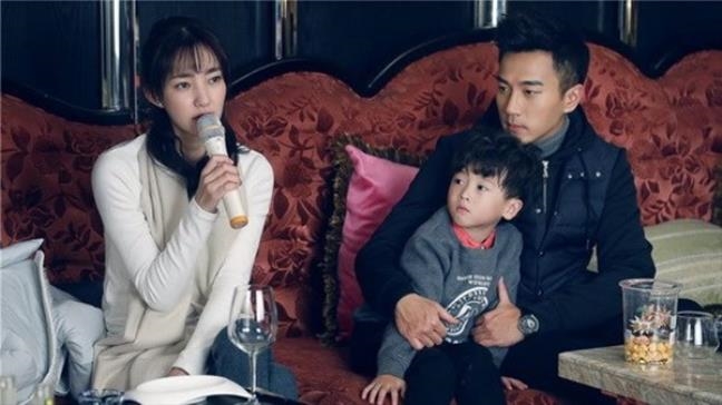 Con trai của Dương Mịch, Lưu Diệc Phi và Angelababy so bì vẻ đáng yêu Con trai cua Duong Mich, Luu Diec Phi va Angelababy so bi ve dang yeu