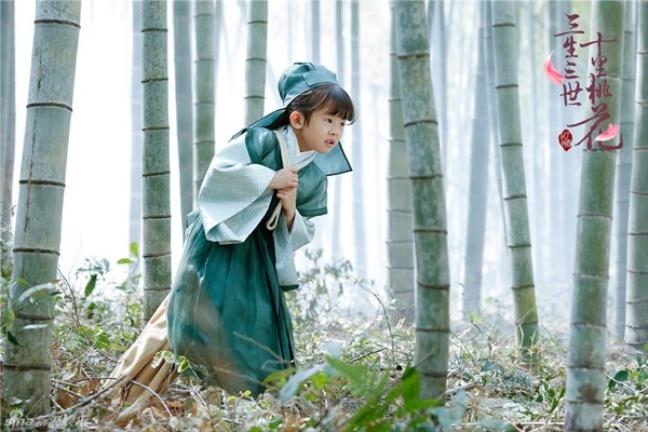 Con trai của Dương Mịch, Lưu Diệc Phi và Angelababy so bì vẻ đáng yêu Con trai cua Duong Mich, Luu Diec Phi va Angelababy so bi ve dang yeu