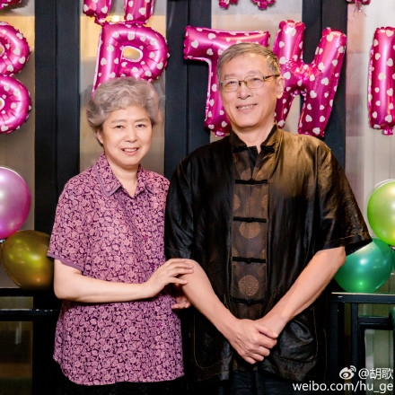 Hồ Ca chua xót kể chuyện 'tình cũ' Hoắc Kiến Hoa dùng ảnh con gái để hối thúc kết hôn