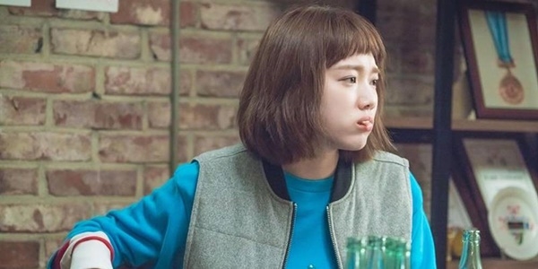 'Tiên nữ cử tạ' Lee Sung Kyung - Người đẹp 9X chăm 'cày cuốc' của Kbiz
