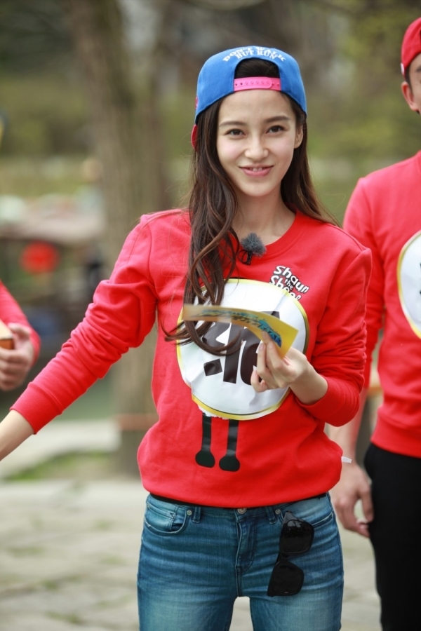 Địch Lệ Nhiệt Ba sẽ thay thế AngelaBaby trong Hurry Up Brothers?