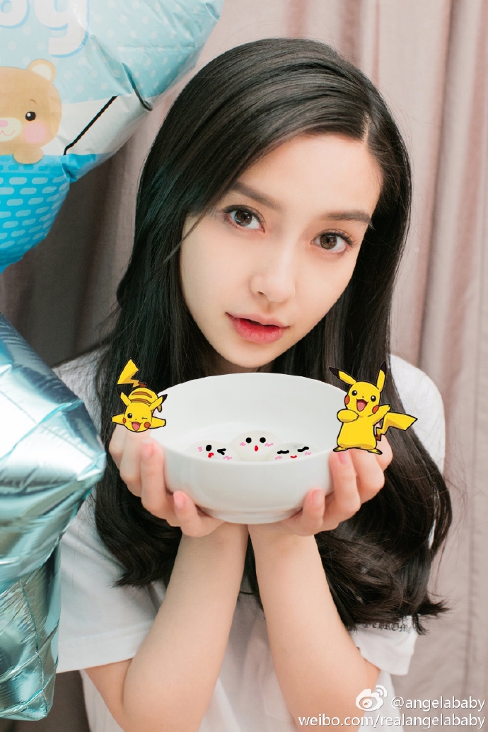 Ở cữ vẫn xinh tươi như thiếu nữ, AngelaBaby vừa lộ diện đã khiến fan dậy sóng