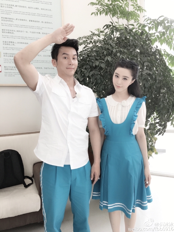 Phạm Băng Băng hạnh phúc khoe ảnh Lý Thần ngủ trong lòng mình