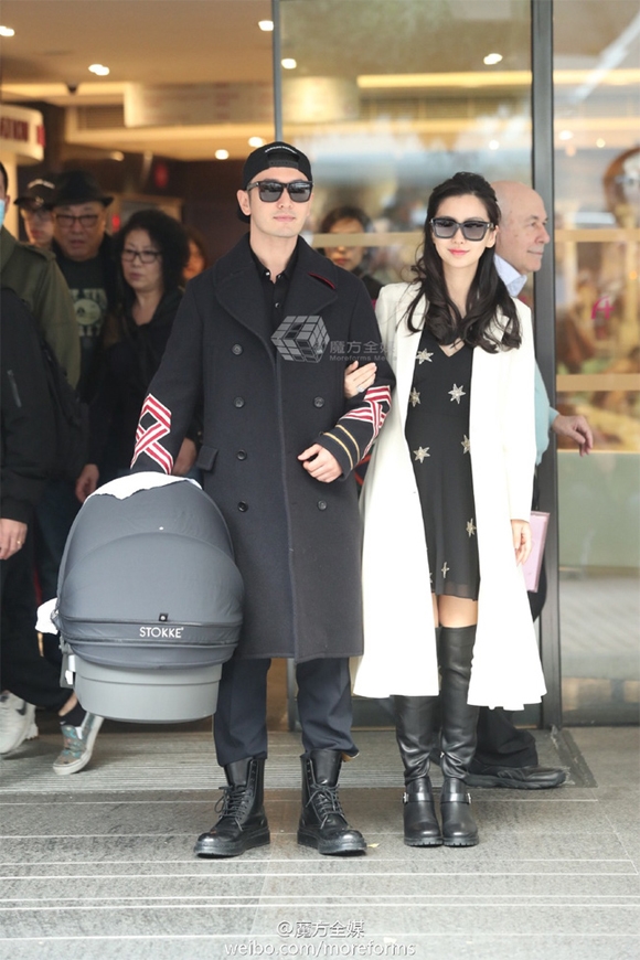 Lộ loạt ảnh tố nhan sắc thật của AngelaBaby