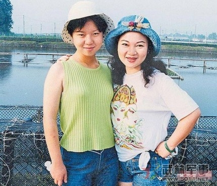 Sao Đài Loan khóc kể chuyện chồng ngoại tình khi mang thai, con gái bị sát hại