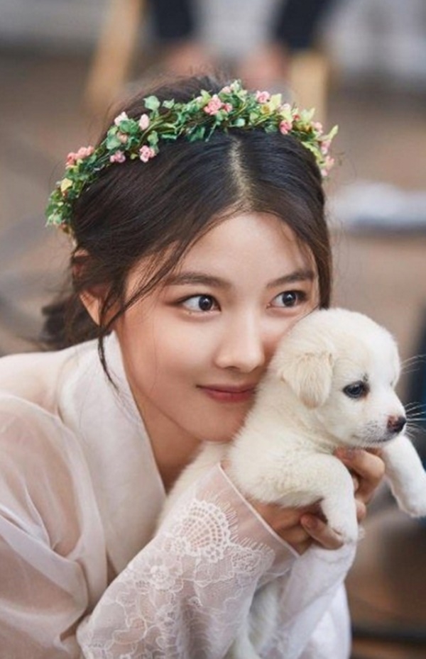 Fan ngậm ngùi tiếc nuối vì Kim Yoo Jung 'lỡ hẹn' với tình đầu Yeo Jin Goo