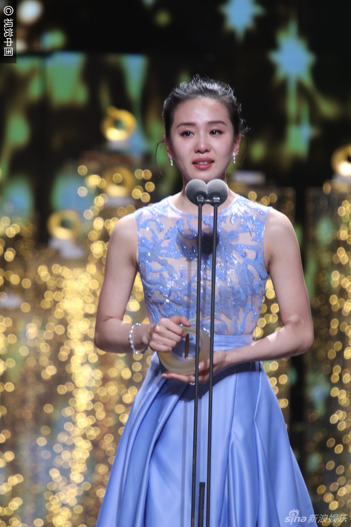 Hút hồn vì khóc quá đẹp, Lưu Thi Thi vẫn khiến fan xót xa vì vết sẹo trên cánh tay