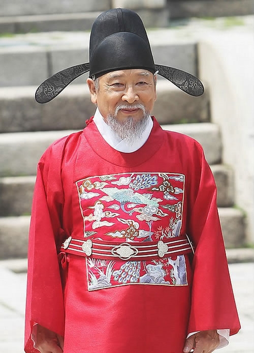 lee soon jae: "nguoi ong quoc dan" dang men cua man anh han - 7