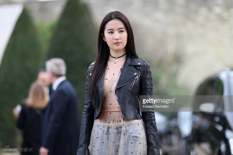 Luu Diec Phi thu hut ong kinh khi dien vay mong hinh anh 1
