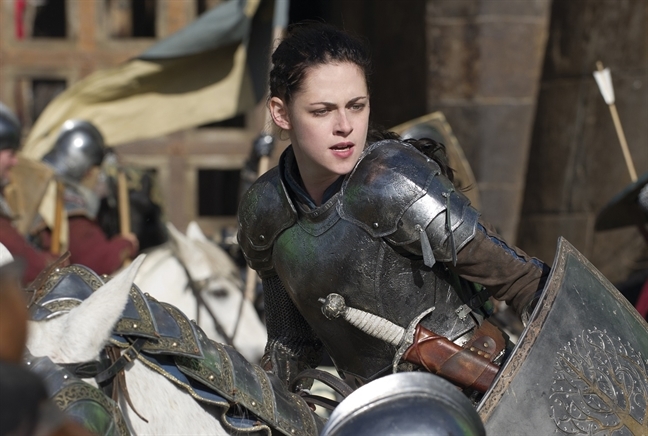 Gu thời trang 'chất lừ' của Kristen Stewart trong phim chiếu rạp Gu thoi trang 'chat lu' cua Kristen Stewart trong phim chieu rap