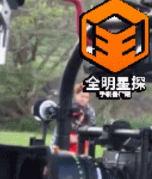 'Cặp tình chị em' Dương Mịch và Hoàng Tử Thao ngọt ngào tình tứ ở Hawaii