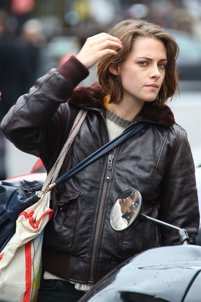 Gu thời trang 'chất lừ' của Kristen Stewart trong phim chiếu rạp Gu thoi trang 'chat lu' cua Kristen Stewart trong phim chieu rap