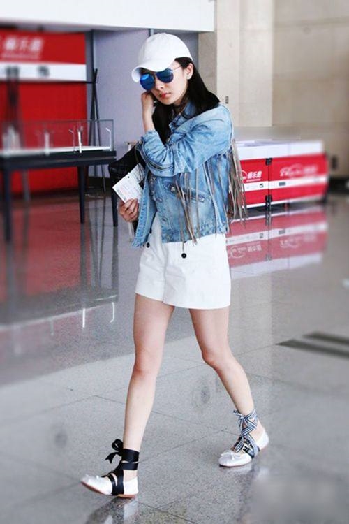 Dương Mịch ăn gian tuổi với loạt áo khoác denim hình ảnh 10 duong mich an gian tuoi voi loat ao khoac denim hinh anh 10