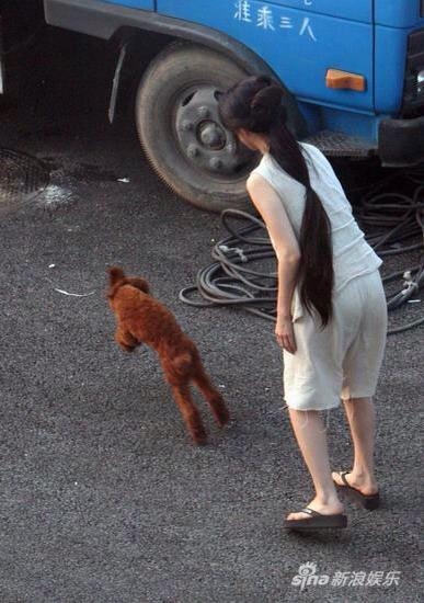 nu hoang tham do pham bang bang bi vi nhu con sen voi bo do "chao long" - 4