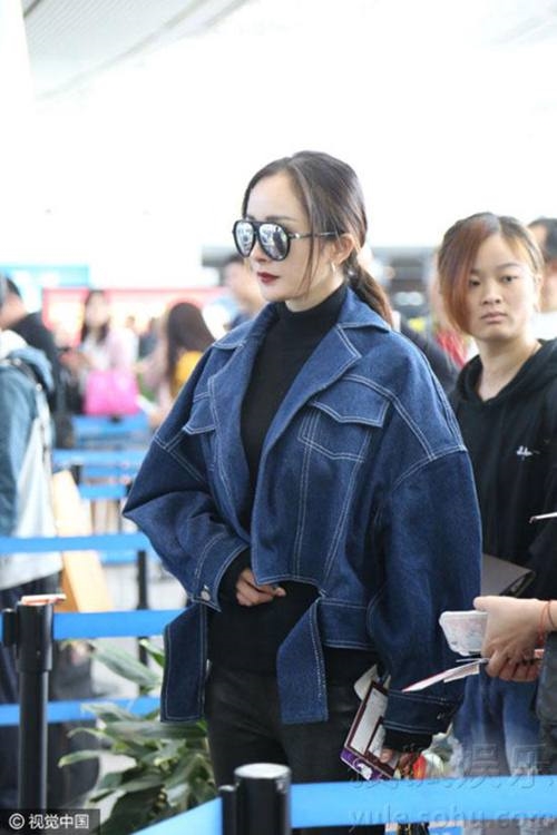 Dương Mịch ăn gian tuổi với loạt áo khoác denim hình ảnh 9 duong mich an gian tuoi voi loat ao khoac denim hinh anh 9