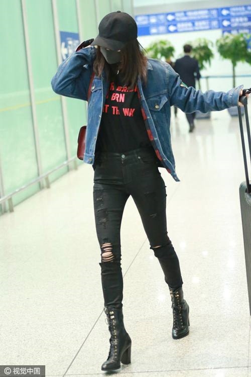 Dương Mịch ăn gian tuổi với loạt áo khoác denim hình ảnh 13 duong mich an gian tuoi voi loat ao khoac denim hinh anh 13