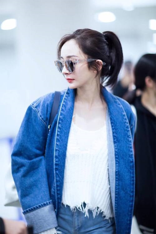 Dương Mịch ăn gian tuổi với loạt áo khoác denim hình ảnh 3 duong mich an gian tuoi voi loat ao khoac denim hinh anh 3
