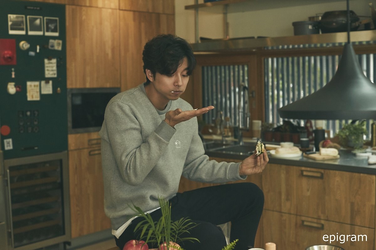 Sau 'thần chết' lại đến lượt 'yêu tinh' Gong Yoo đốn tim fan bằng loạt ảnh đời thường quyến rũ