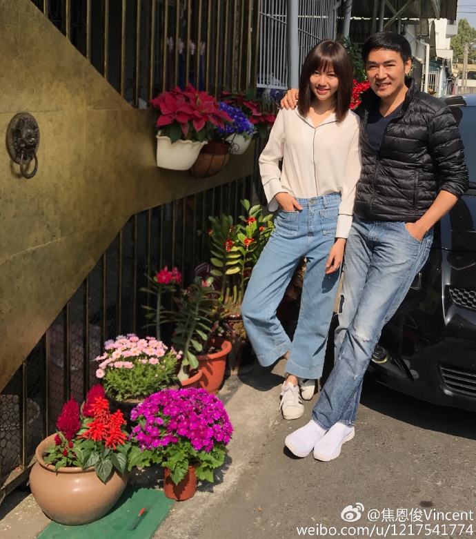 Con gái 'mỹ nam cổ trang' Tiêu Ân Tuấn gây bão vì quá xinh đẹp
