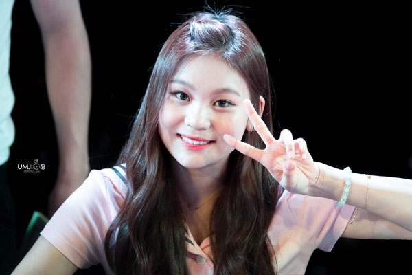 Những 'cậu ấm cô chiêu' đình đám của Kpop