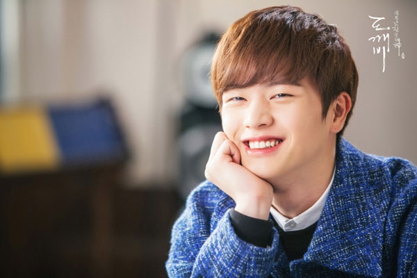 Những 'cậu ấm cô chiêu' đình đám của Kpop
