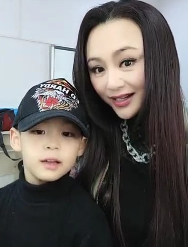 Dàn sao 'Quan huyện 9 tuổi' sau 16 năm: Người sự nghiệp tụt dốc, người biến dạng vì thẩm mỹ