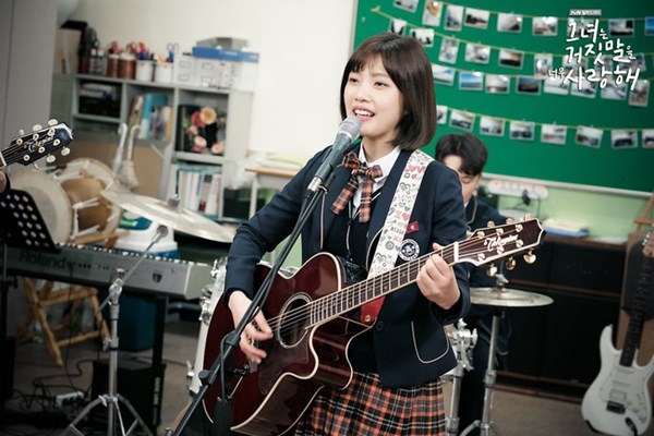 Joy (Red Velvet) bị 'ném đá' vì diễn xuất trong 'The Liar and His Lover'