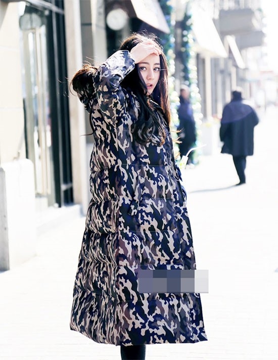 Street style ấn tượng của mỹ nữ Tân Cương - Địch Lệ Nhiệt Ba