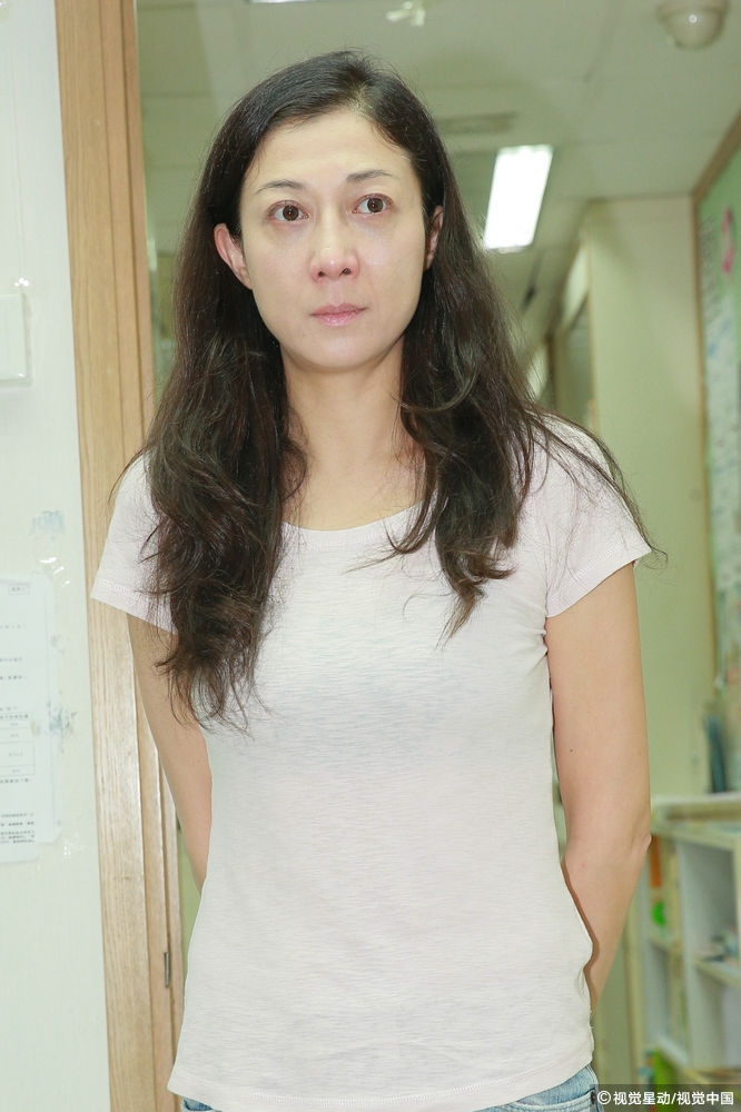 'Vợ hờ' khóc như mưa than trách Thành Long 'vắt cổ chày ra nước'