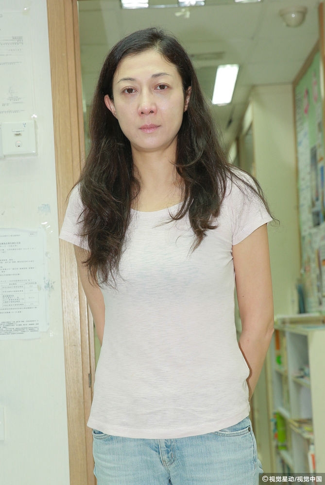 'Vợ hờ' khóc như mưa than trách Thành Long 'vắt cổ chày ra nước'